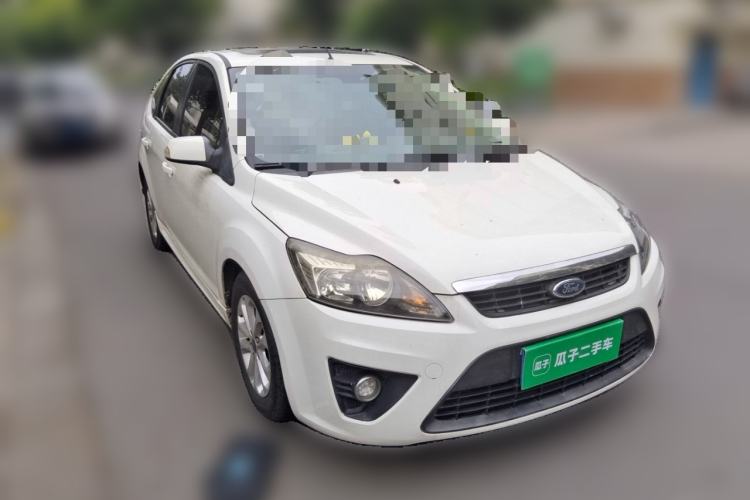 Used Ford Focus 2011 Hatchback 1.8L Automatic Fashion Edition Front Right 45 Deg