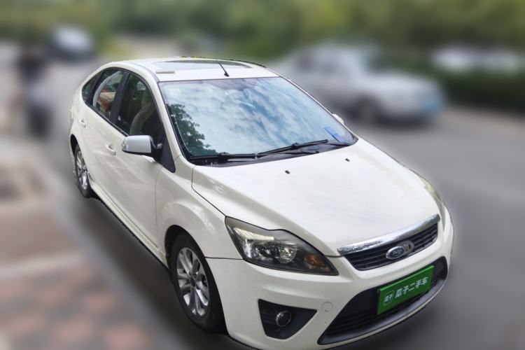 Used Ford Focus 2011 Hatchback 1.8L Automatic Fashion Edition Front Right 45 Deg
