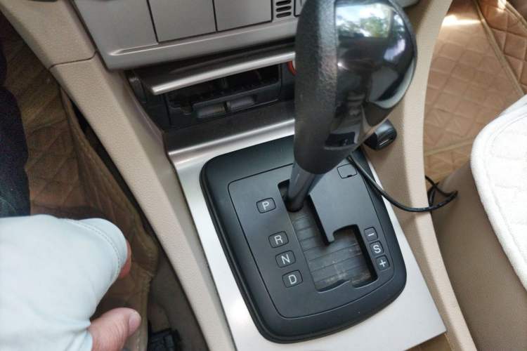 Used Ford Focus 2011 Hatchback 1.8L Automatic Fashion Edition Gear Lever