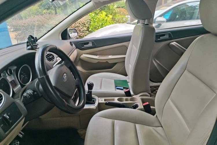 Used Ford Focus 2011 Sedan 1.8L Manual Classic Model Left Front Seat