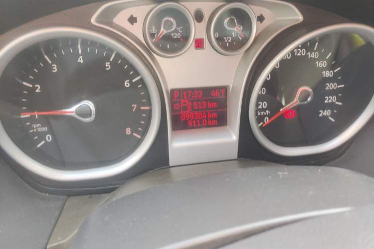 Used Ford Focus 2011 Hatchback 1.8L Automatic Fashion Edition Odometer Close Up