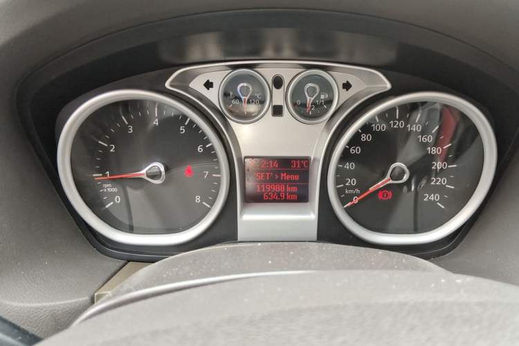 Used Ford Focus 2011 Hatchback 1.8L Automatic Fashion Edition Odometer Close Up