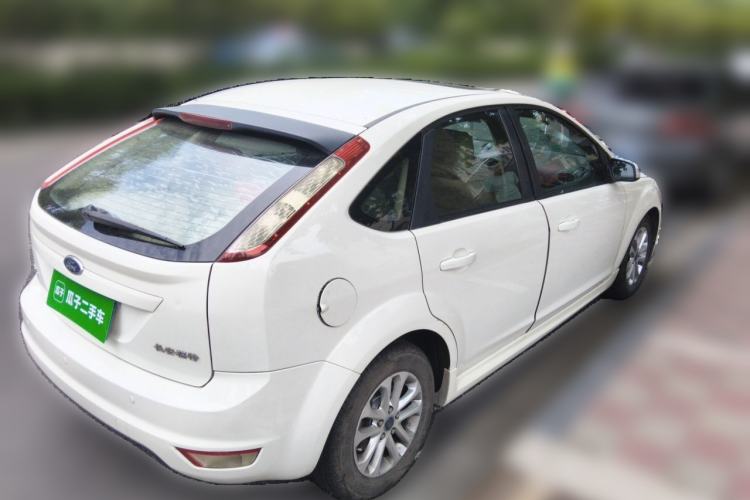 Used Ford Focus 2011 Hatchback 1.8L Automatic Fashion Edition Rear Right 45 Deg