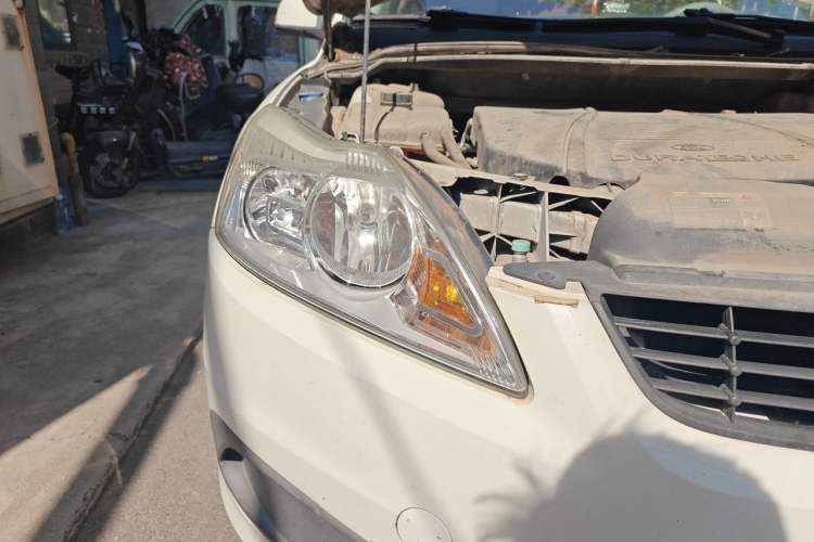 Used Ford Focus 2011 Sedan 1.8L Manual Comfort Model Right Front Headlight