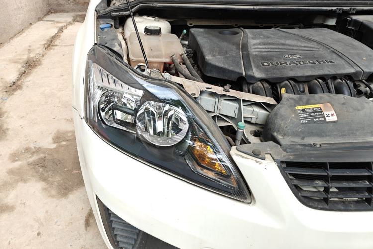 Used Ford Focus 2011 Hatchback 1.8L Manual Classic Model Right Front Headlight