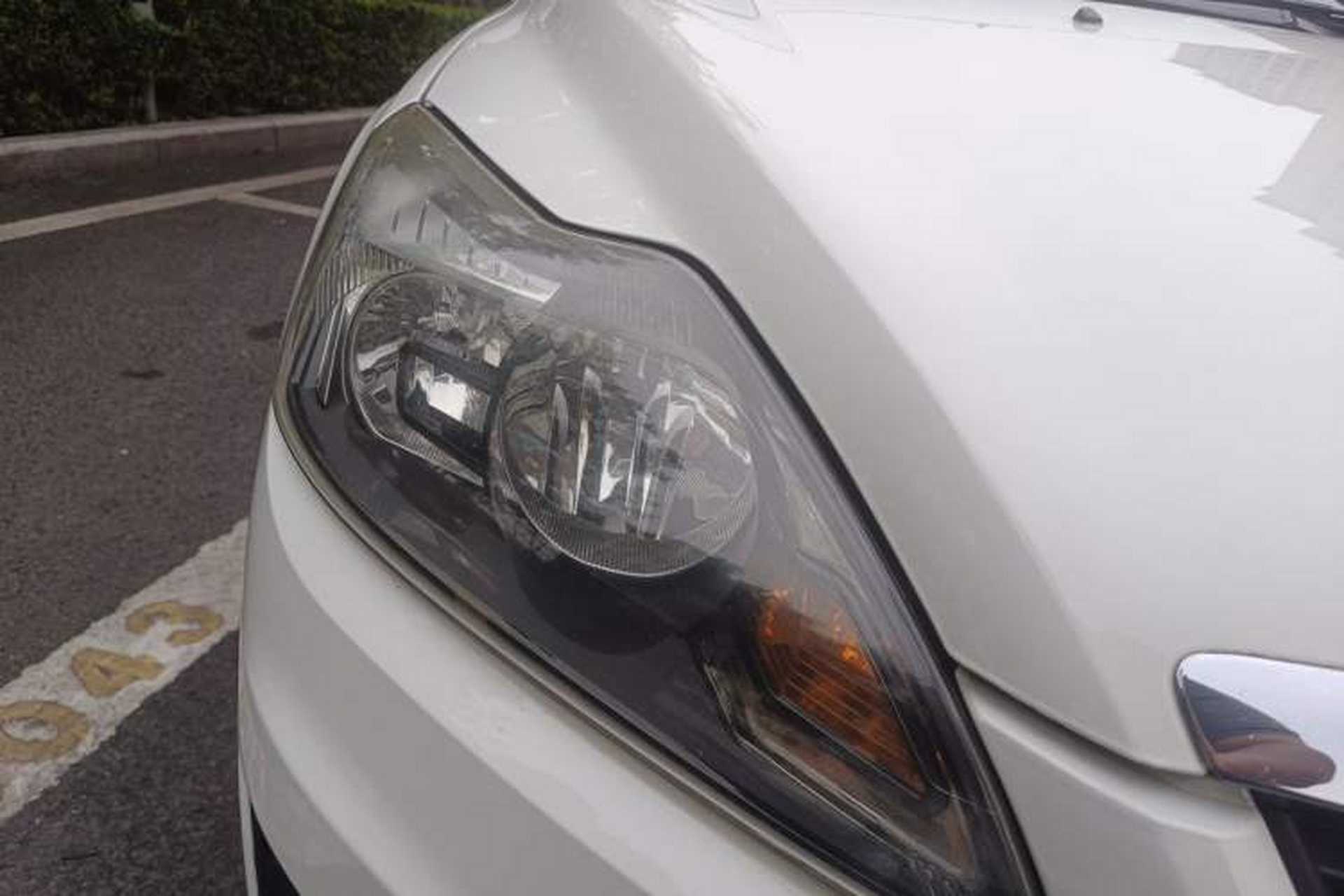 Used Ford Focus 2011 Hatchback 1.8L Manual Comfort Model Right Front Headlight