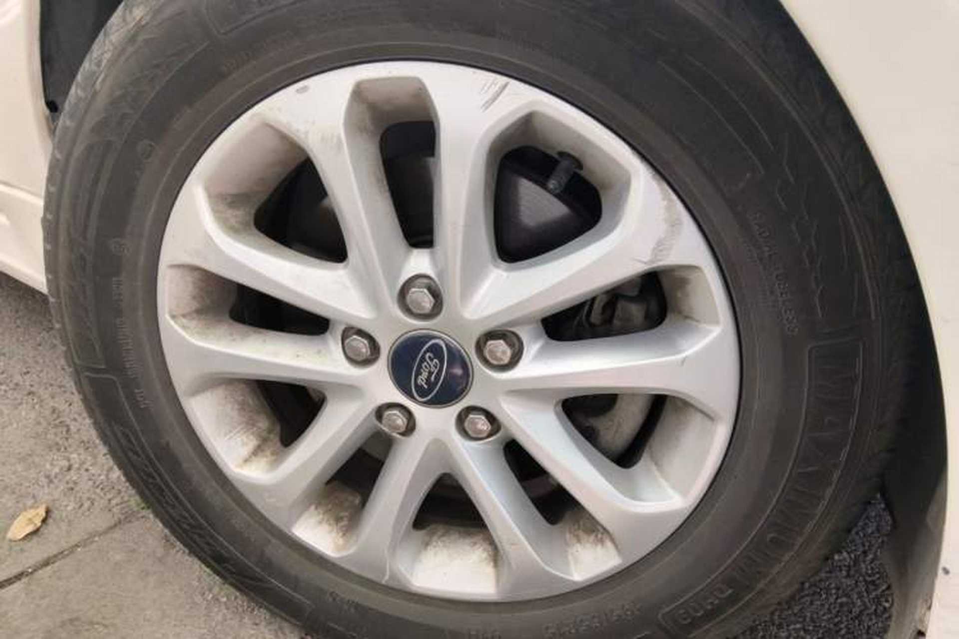 Used Ford Focus 2011 Hatchback 1.8L Automatic Fashion Edition Right Front Wheel Hub