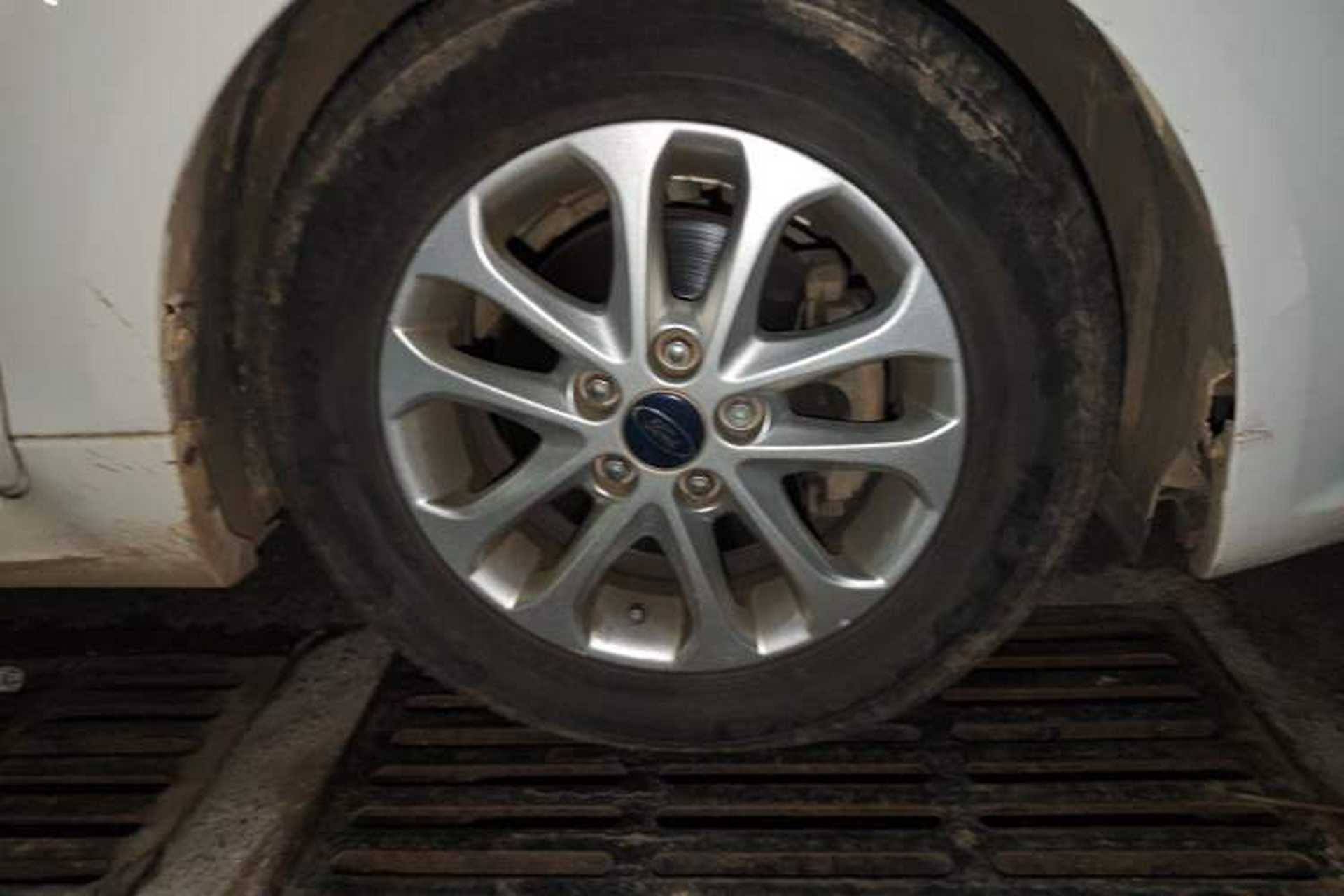 Used Ford Focus 2011 Hatchback 1.8L Automatic Fashion Edition Right Front Wheel Hub