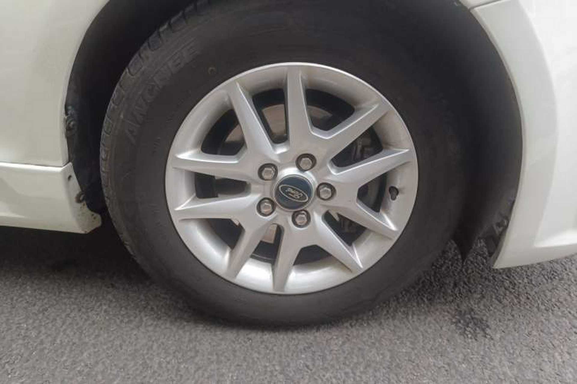 Used Ford Focus 2011 Hatchback 1.8L Manual Comfort Model Right Front Wheel Hub