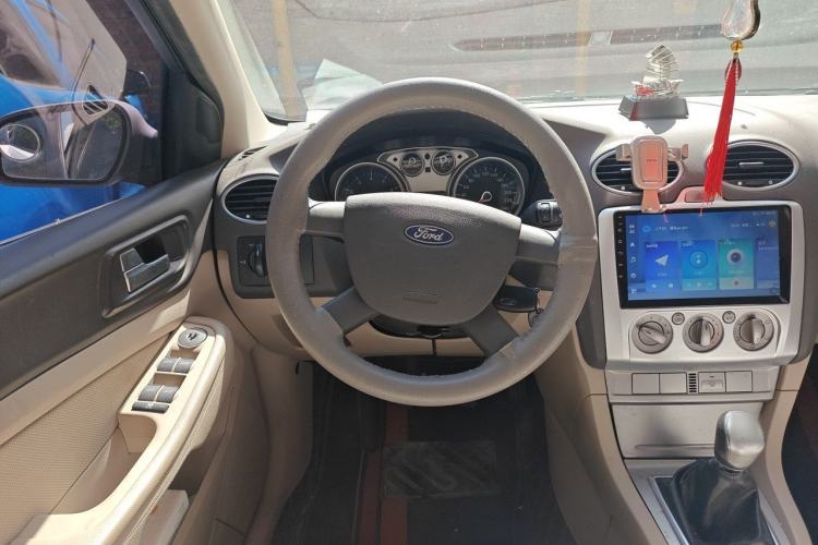 Used Ford Focus 2011 Sedan 1.8L Manual Comfort Model Steering Wheel
