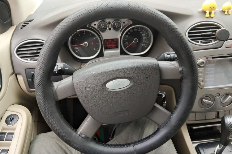 Used Ford Focus 2011 Hatchback 1.8L Automatic Fashion Edition Steering Wheel