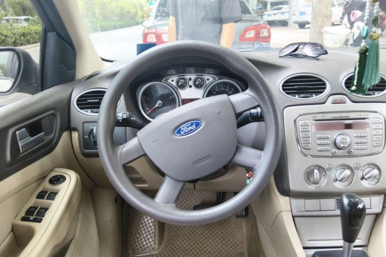 Used Ford Focus 2011 Hatchback 1.8L Automatic Fashion Edition Steering Wheel