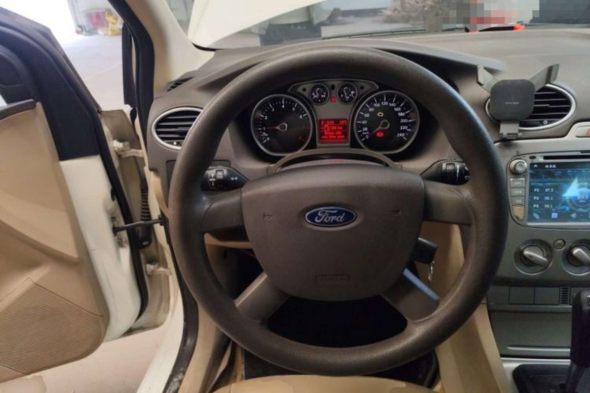 Used Ford Focus 2011 Hatchback 1.8L Automatic Fashion Edition Steering Wheel