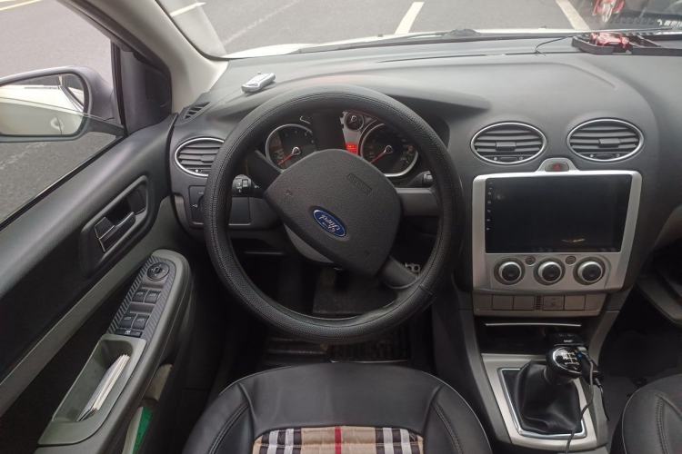 Used Ford Focus 2011 Hatchback 1.8L Manual Comfort Model Steering Wheel