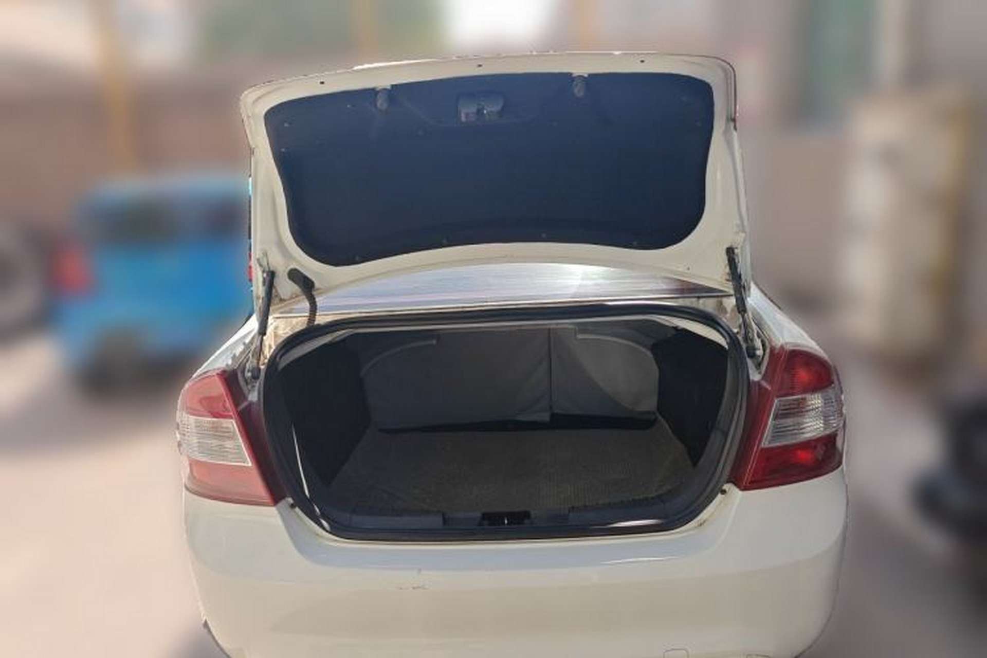 Used Ford Focus 2011 Sedan 1.8L Manual Comfort Model Trunk