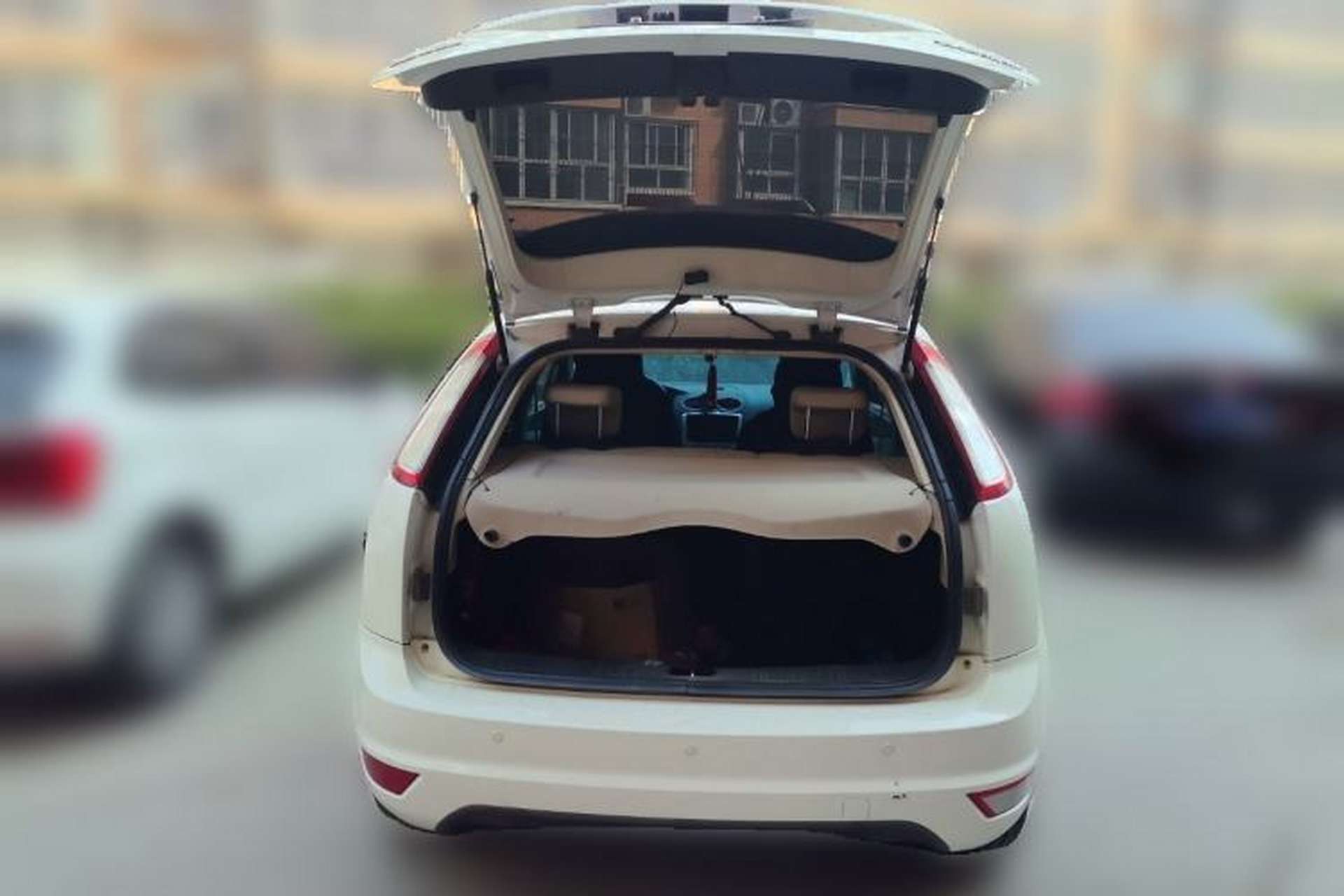 Used Ford Focus 2011 Hatchback 1.8L Automatic Fashion Edition Trunk