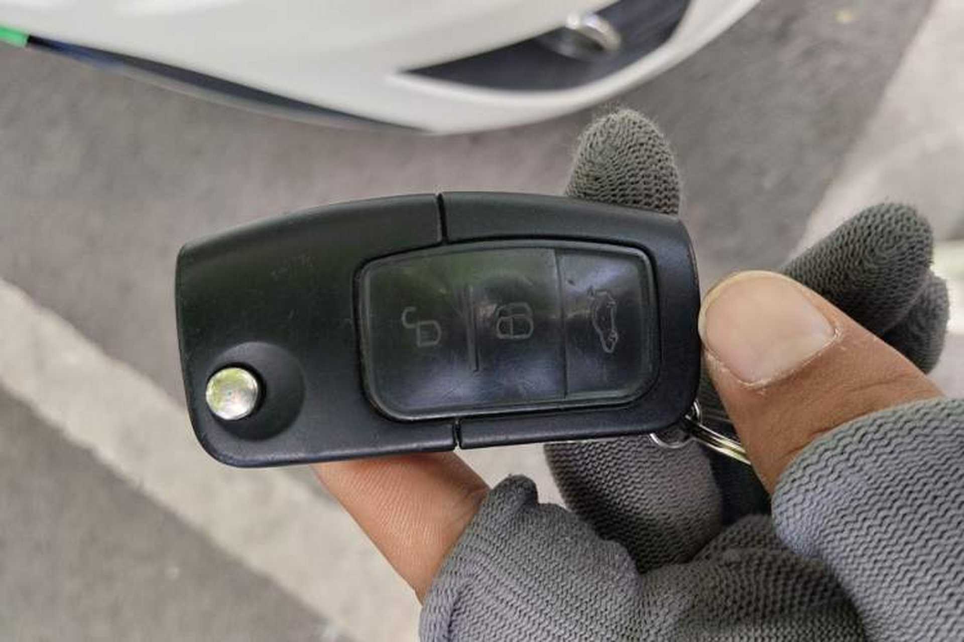 Used Ford Focus 2011 Hatchback 1.8L Automatic Fashion Edition Vehicle Key