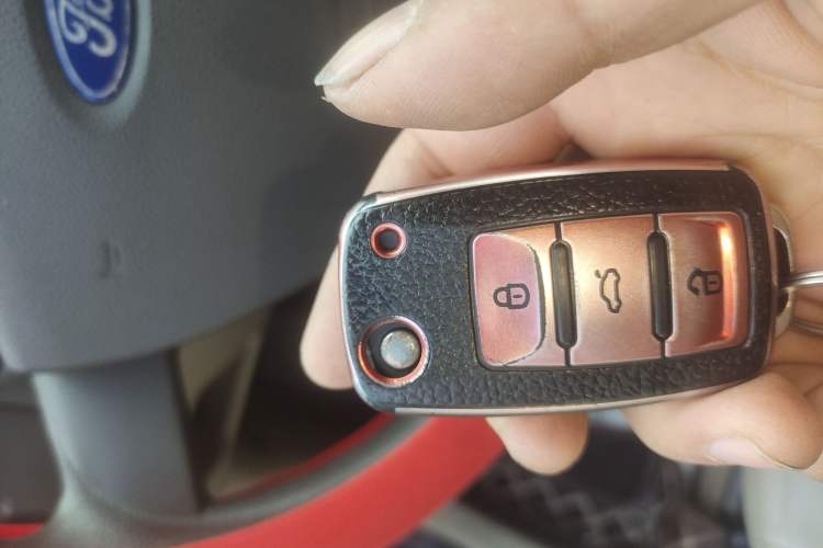 Used Ford Focus 2011 Hatchback 1.8L Automatic Fashion Edition Vehicle Key
