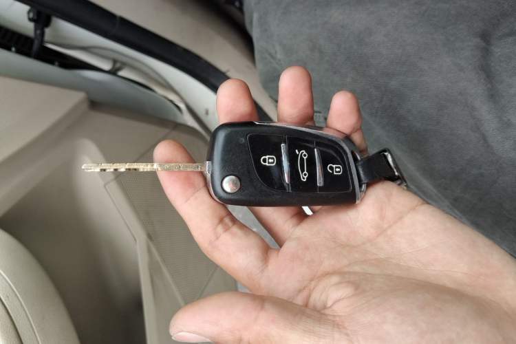 Used Ford Focus 2011 Hatchback 1.8L Automatic Fashion Edition Vehicle Key
