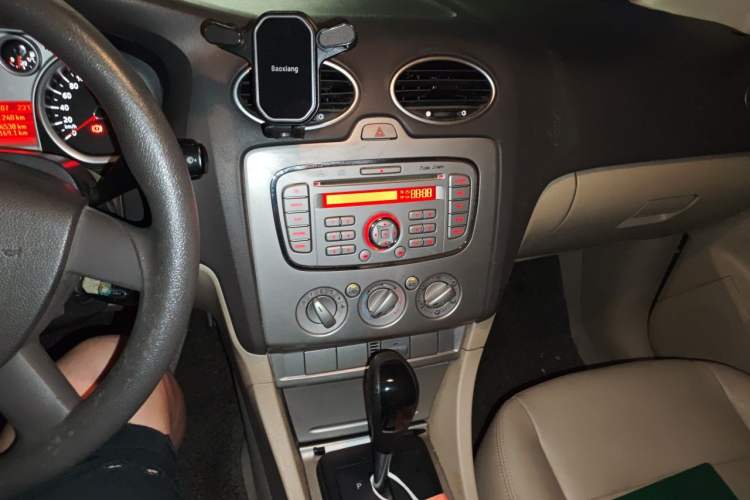 Used Ford Focus 2011 Hatchback 1.8L Automatic Fashion Edition Audio And AC Panel