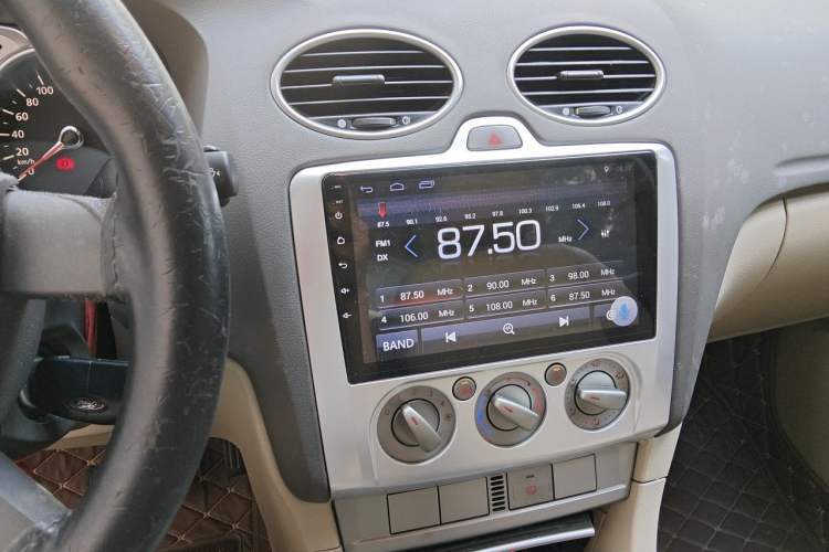 Used Ford Focus 2011 Hatchback 1.8L Automatic Fashion Edition Audio And AC Panel