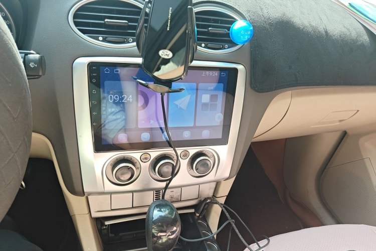 Used Ford Focus 2011 Hatchback 1.8L Automatic Fashion Edition Audio And AC Panel