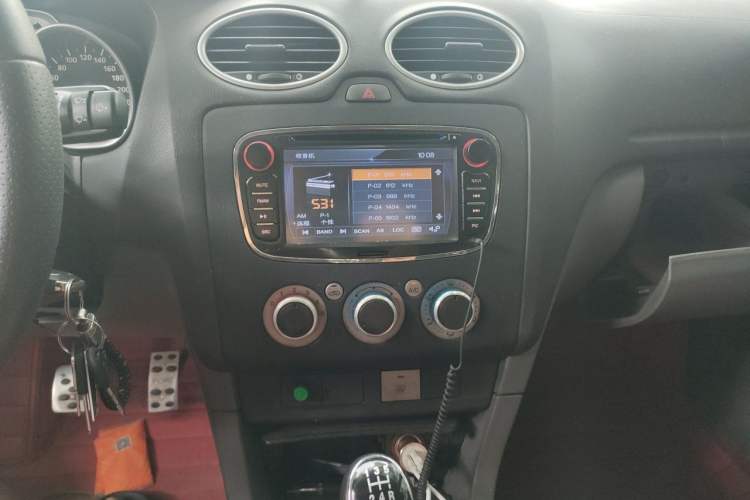 Used Ford Focus 2011 Hatchback 1.8L Manual Comfort Model Audio And AC Panel