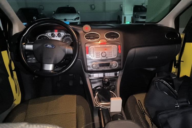 Used Ford Focus 2011 Hatchback 2.0L Manual Sport Model Center Console