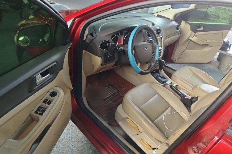 Used Ford Focus 2011 Sedan 1.8L Automatic Fashion Edition Driver Seat