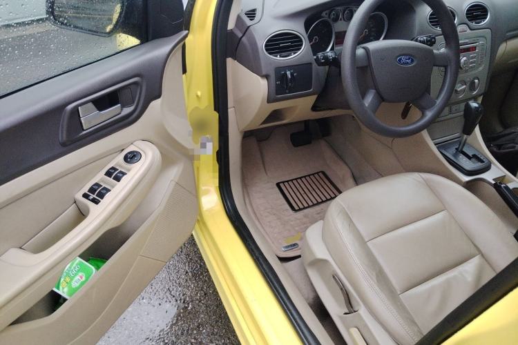 Used Ford Focus 2011 Hatchback 1.8L Automatic Fashion Edition Driver Seat