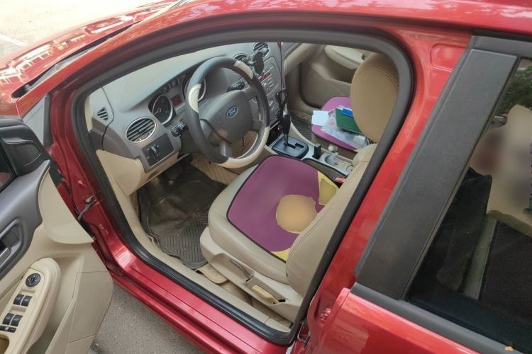 Used Ford Focus 2011 Hatchback 1.8L Automatic Fashion Edition Driver Seat