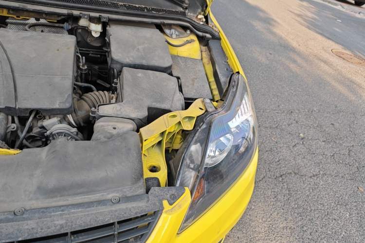 Used Ford Focus 2011 Hatchback 1.8L Automatic Fashion Edition Engine Bay Left