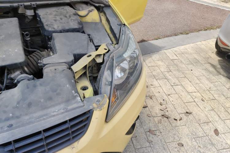 Used Ford Focus 2011 Hatchback 1.8L Automatic Fashion Edition Engine Bay Left