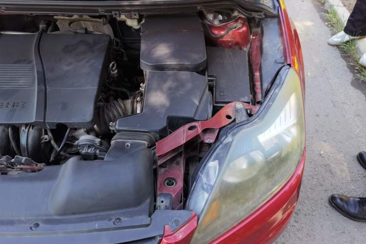 Used Ford Focus 2011 Hatchback 1.8L Automatic Fashion Edition Engine Bay Left