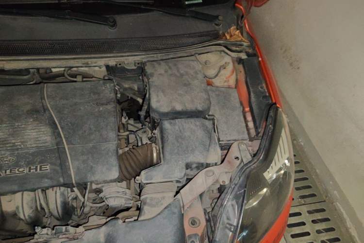 Used Ford Focus 2011 Hatchback 1.8L Automatic Fashion Edition Engine Bay Left