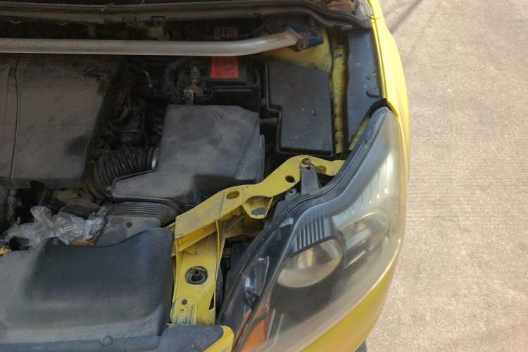 Used Ford Focus 2011 Hatchback 2.0L Manual Sport Model Engine Bay Left