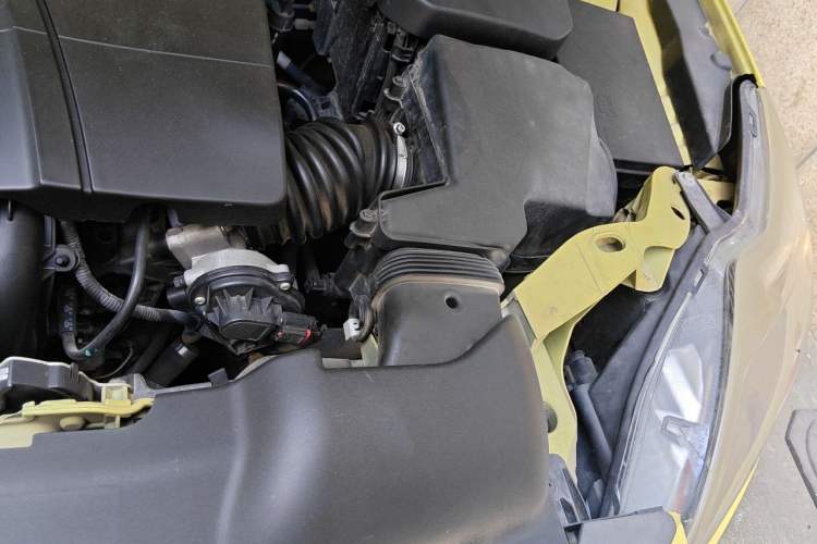 Used Ford Focus 2011 Hatchback 1.8L Automatic Fashion Edition Engine Bay Left