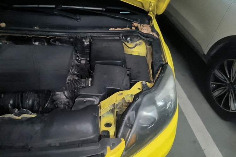 Used Ford Focus 2011 Hatchback 2.0L Manual Sport Model Engine Bay Left