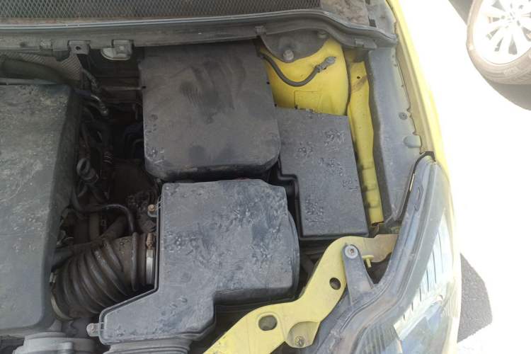 Used Ford Focus 2011 Hatchback 1.8L Automatic Fashion Edition Engine Bay Left