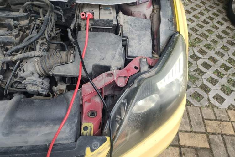 Used Ford Focus 2011 Hatchback 1.8L Manual Comfort Model Engine Bay Left