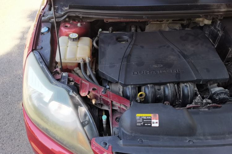 Used Ford Focus 2011 Hatchback 1.8L Automatic Fashion Edition Engine Bay Right
