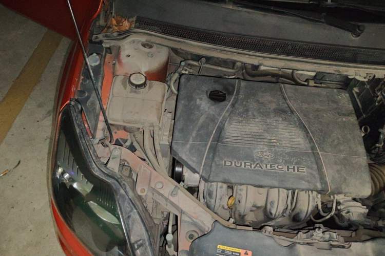Used Ford Focus 2011 Hatchback 1.8L Automatic Fashion Edition Engine Bay Right