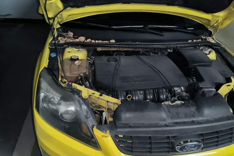 Used Ford Focus 2011 Hatchback 2.0L Manual Sport Model Engine Bay Right