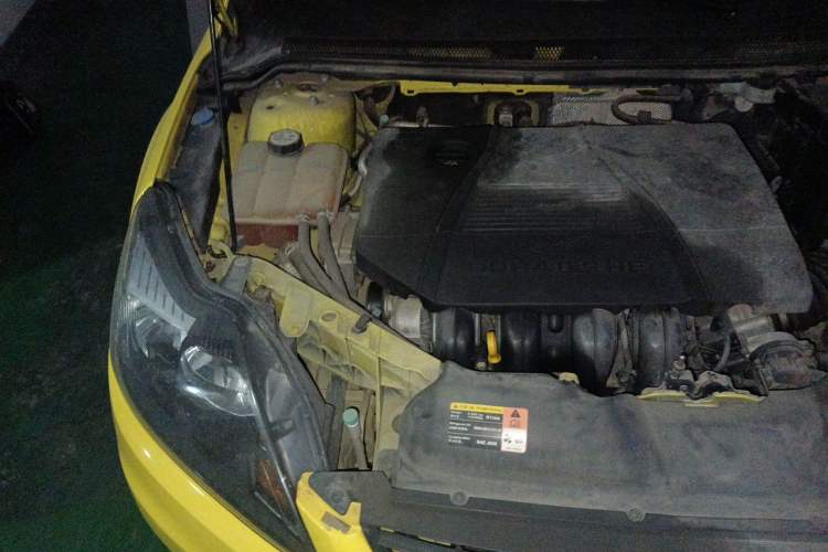 Used Ford Focus 2011 Hatchback 1.8L Automatic Fashion Edition Engine Bay Right