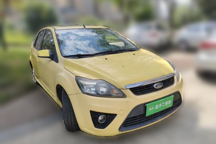 Used Ford Focus 2011 Hatchback 1.8L Automatic Fashion Edition Front Right 45 Deg