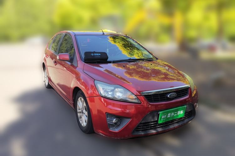 Used Ford Focus 2011 Hatchback 1.8L Automatic Fashion Edition Front Right 45 Deg