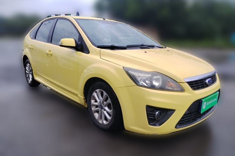 Used Ford Focus 2011 Hatchback 1.8L Automatic Fashion Edition Front Right 45 Deg
