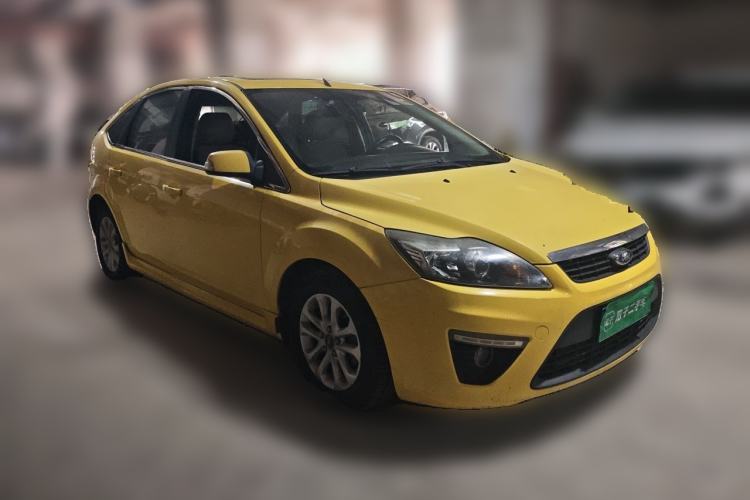 Used Ford Focus 2011 Hatchback 1.8L Automatic Fashion Edition Front Right 45 Deg