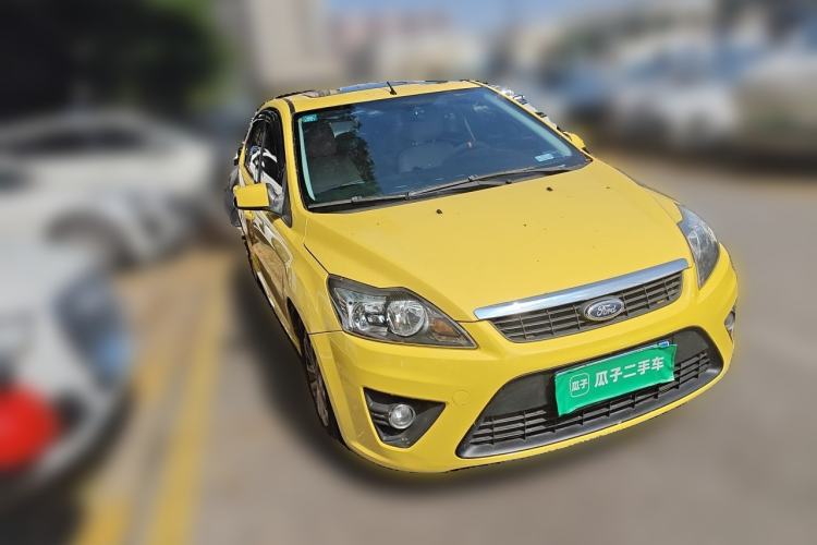 Used Ford Focus 2011 Hatchback 1.8L Automatic Fashion Edition Front Right 45 Deg