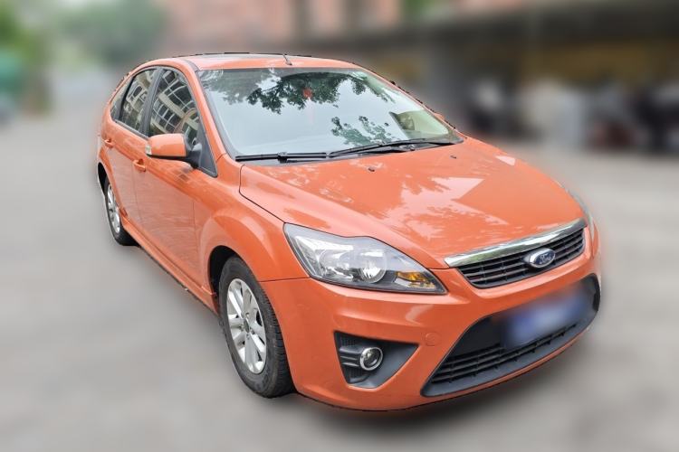 Used Ford Focus 2011 Hatchback 1.8L Automatic Fashion Edition Front Right 45 Deg